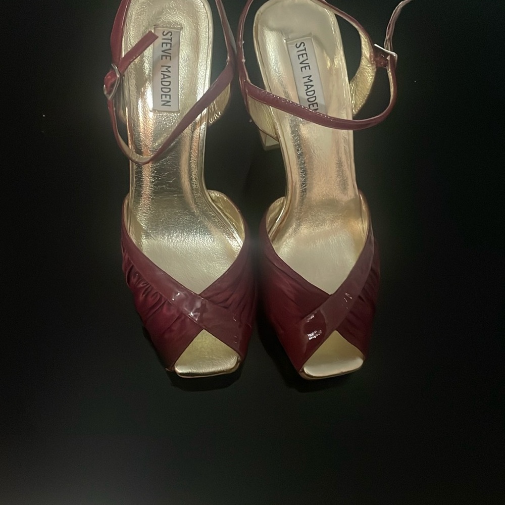 Steve Madden Burgundy Peep-Toe Heels